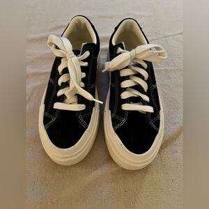 worn once converse platform sneakers